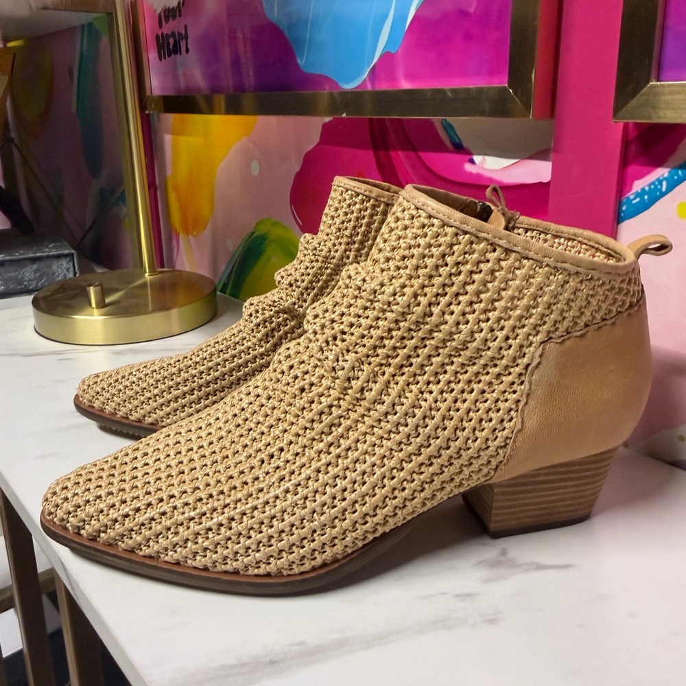 Lucky Brand Tan Ankle Boots - Picture 2 of 4